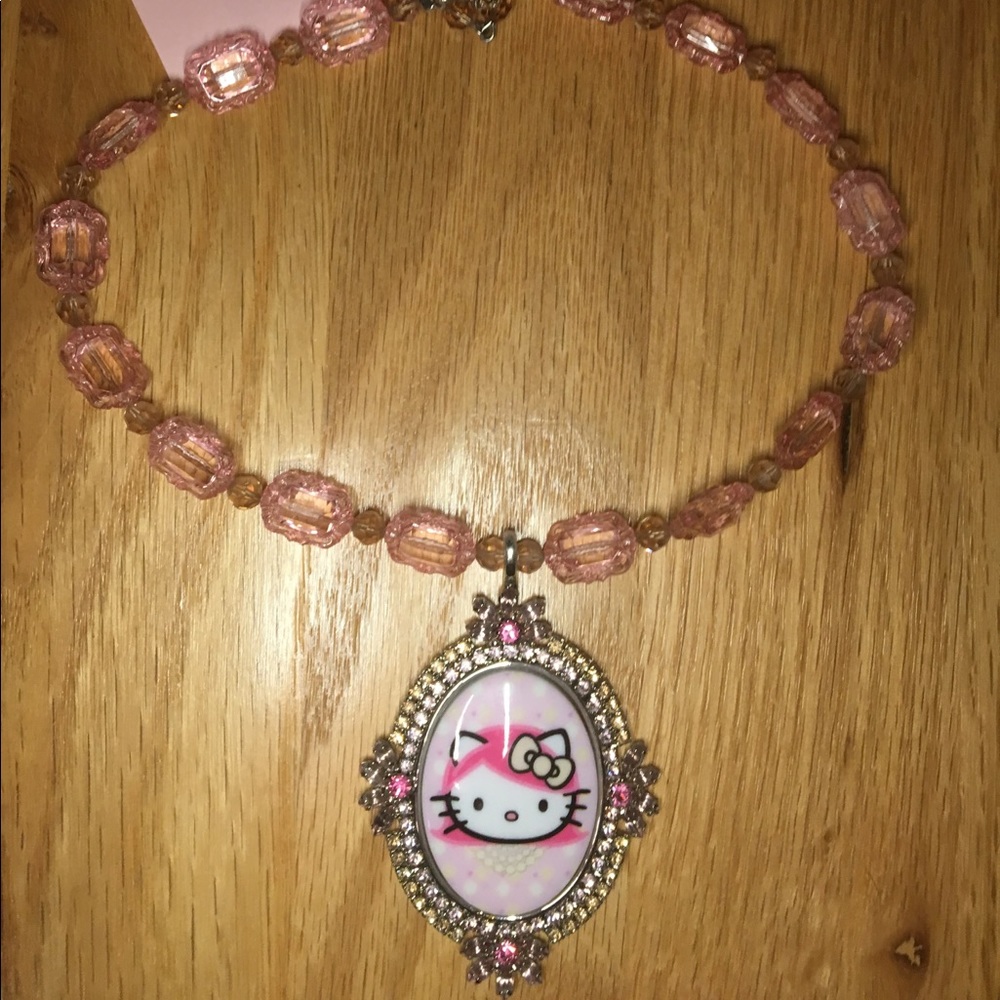 TARINA TARANTINO for Hello Kitty Vintage NWT Pink Head Cameo Pink Necklace 💖